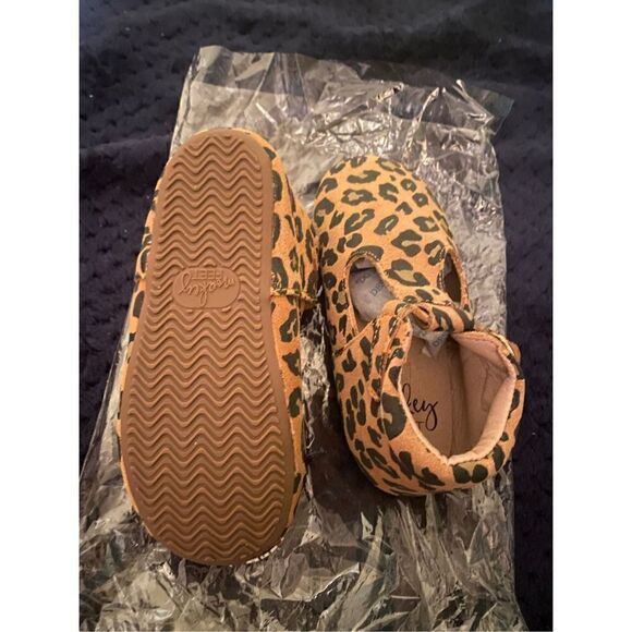 Monkey Feet Animal Print Mary Janes/ Ballet shoes sz 3-4Y - Picture 7 of 8